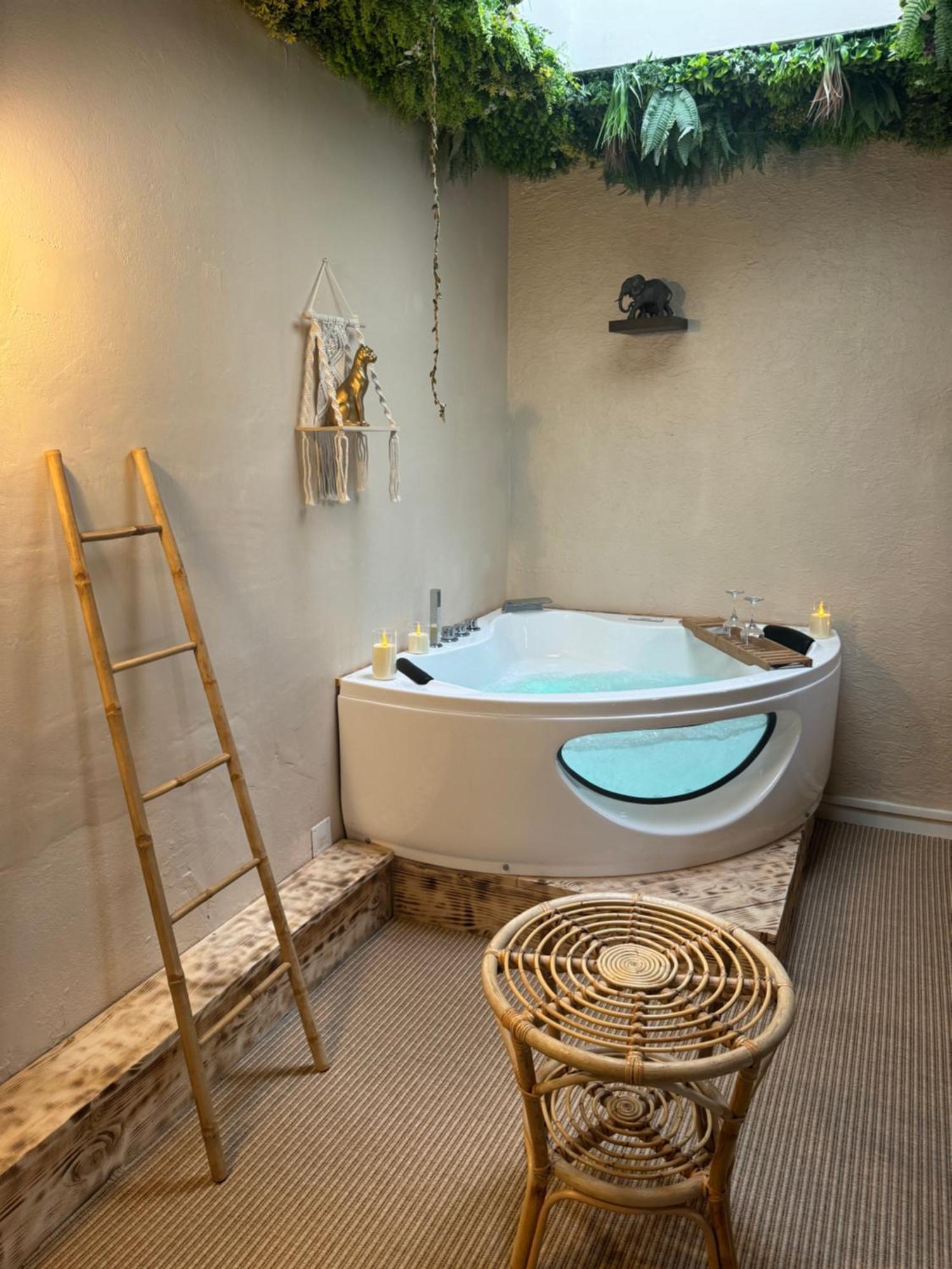 La Jungle De Sissy Bed & Breakfast Saintes-Maries-de-la-Mer Dış mekan fotoğraf